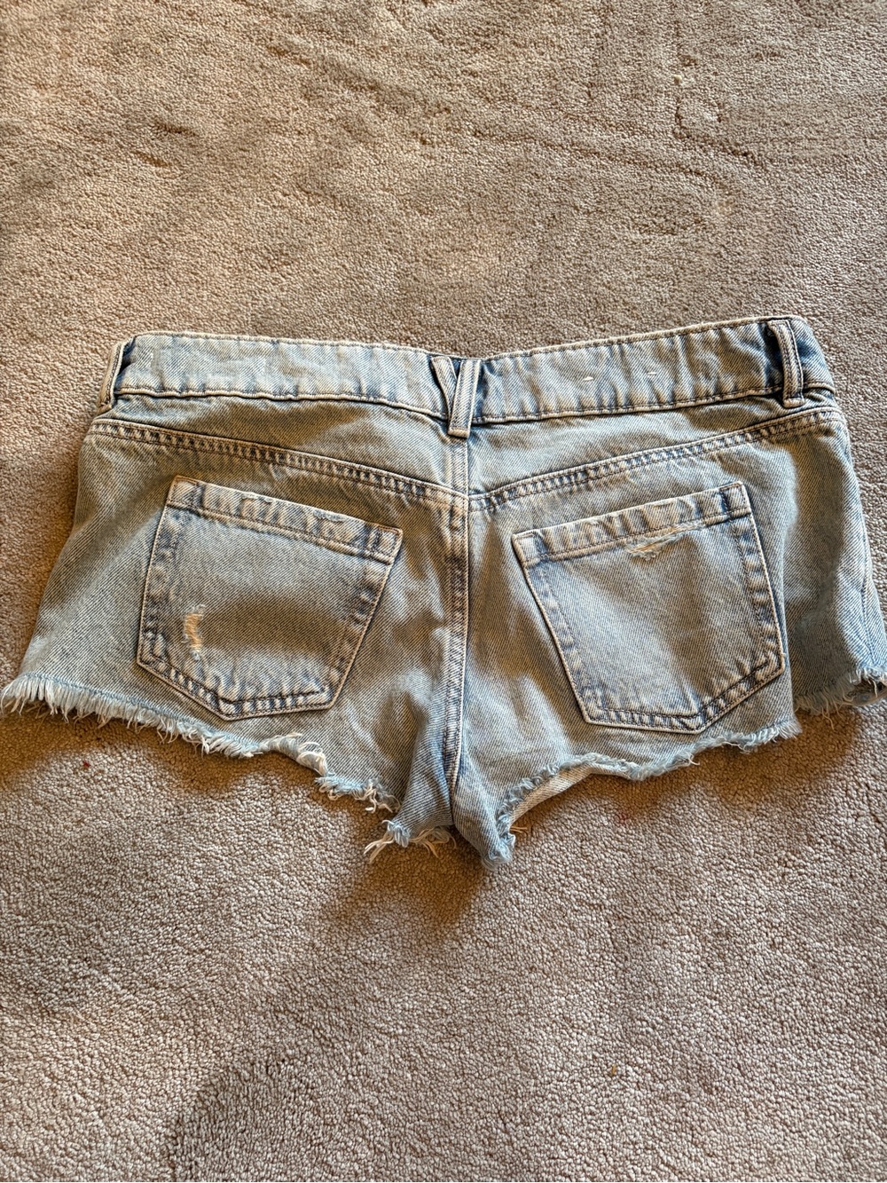Ultra Low Rise Relaxed Shorts - Picture 3 of 4